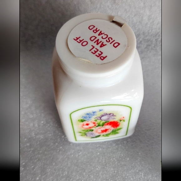 Avon * Rare New & Sealed Country Garden Charisma Beauty Dust 3pc Set - Picture 7 of 8